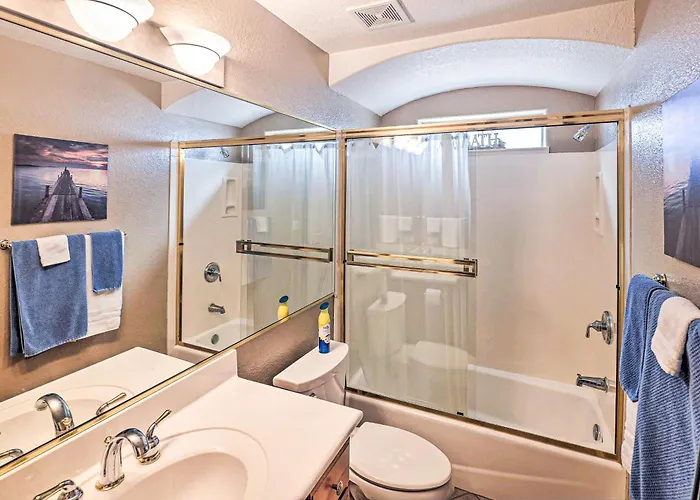 Hébergement de vacances Poolside Bliss: Pet-friendly Havasu Gem *