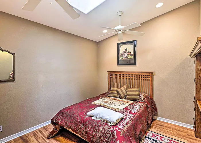 Poolside Bliss: Pet-friendly Havasu Gem Lake Havasu City