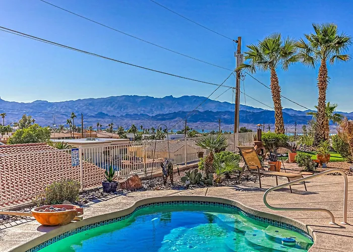 Poolside Bliss: Pet-friendly Havasu Gem *