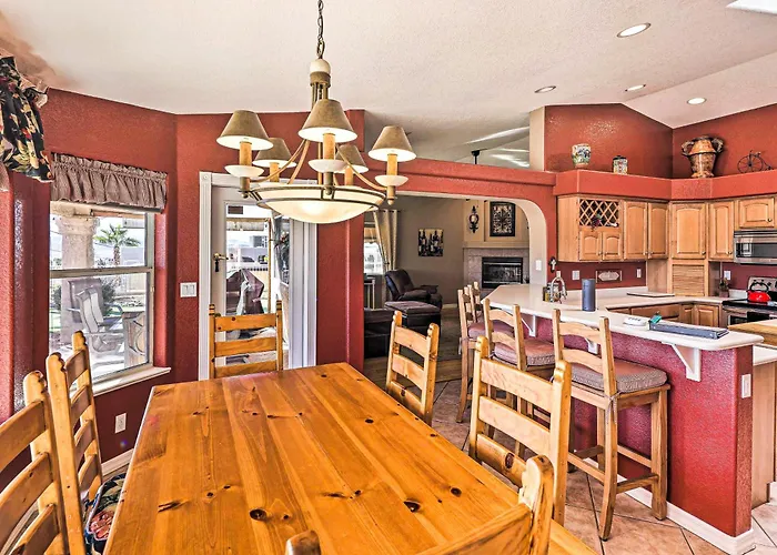 Poolside Bliss: Pet-friendly Havasu Gem Hébergement de vacances Lake Havasu City