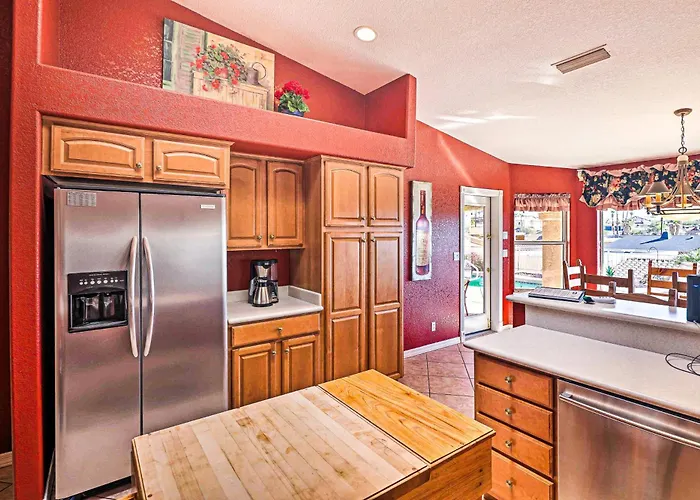 Poolside Bliss: Pet-friendly Havasu Gem * Lake Havasu City