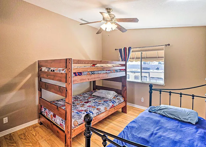 Poolside Bliss: Pet-friendly Havasu Gem Hébergement de vacances Lake Havasu City