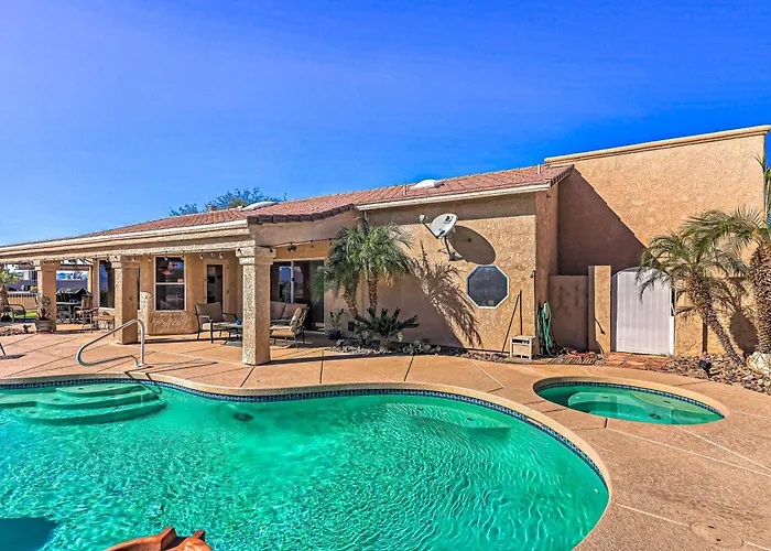 Poolside Bliss: Pet-friendly Havasu Gem Hébergement de vacances Lake Havasu City